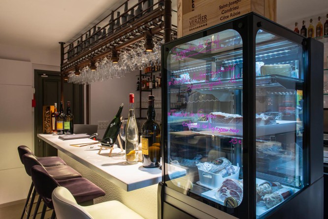 installation-bar-a-vins-restaurant-isere (1).jpg