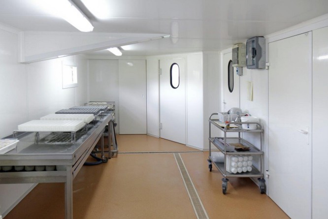 Construction-fromagerie-artisanale-salle-fabrication.jpg